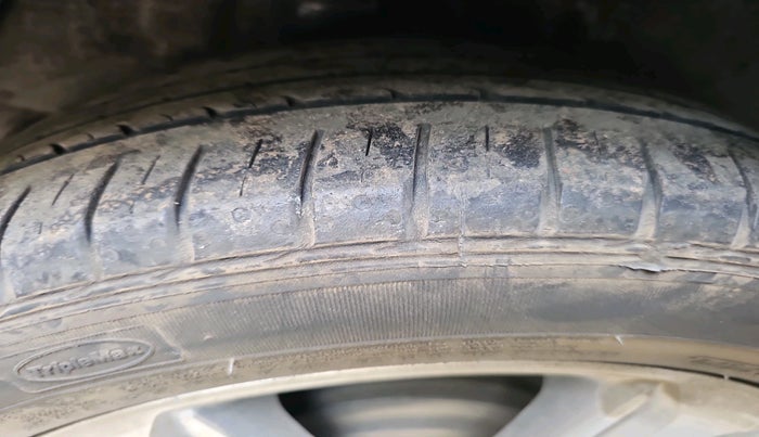 2017 Hyundai Verna 1.6 VTVT SX, Petrol, Manual, 86,126 km, tyre