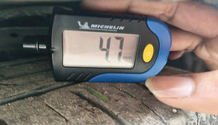 2011 Honda City 1.5L I-VTEC S MT, Petrol, Manual, 1,36,250 km, tyre