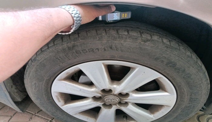 2014 Toyota Corolla Altis G PETROL, Petrol, Manual, 1,28,624 km, tyre