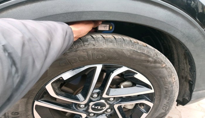 2022 KIA CARENS PRESTIGE PLUS 1.5 DIESEL 7 STR, Diesel, Manual, 79,590 km, tyre