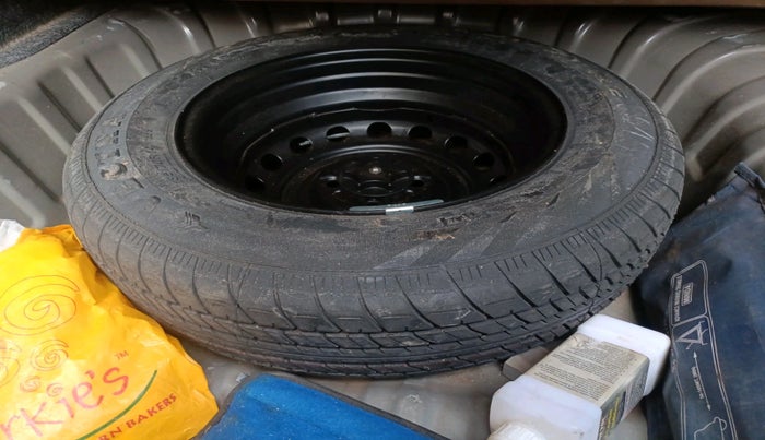 2015 Nissan Sunny XV CVT, Petrol, Automatic, 54,433 km, tyre