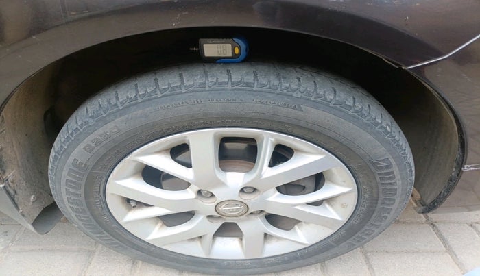 2015 Nissan Sunny XV CVT, Petrol, Automatic, 54,433 km, tyre