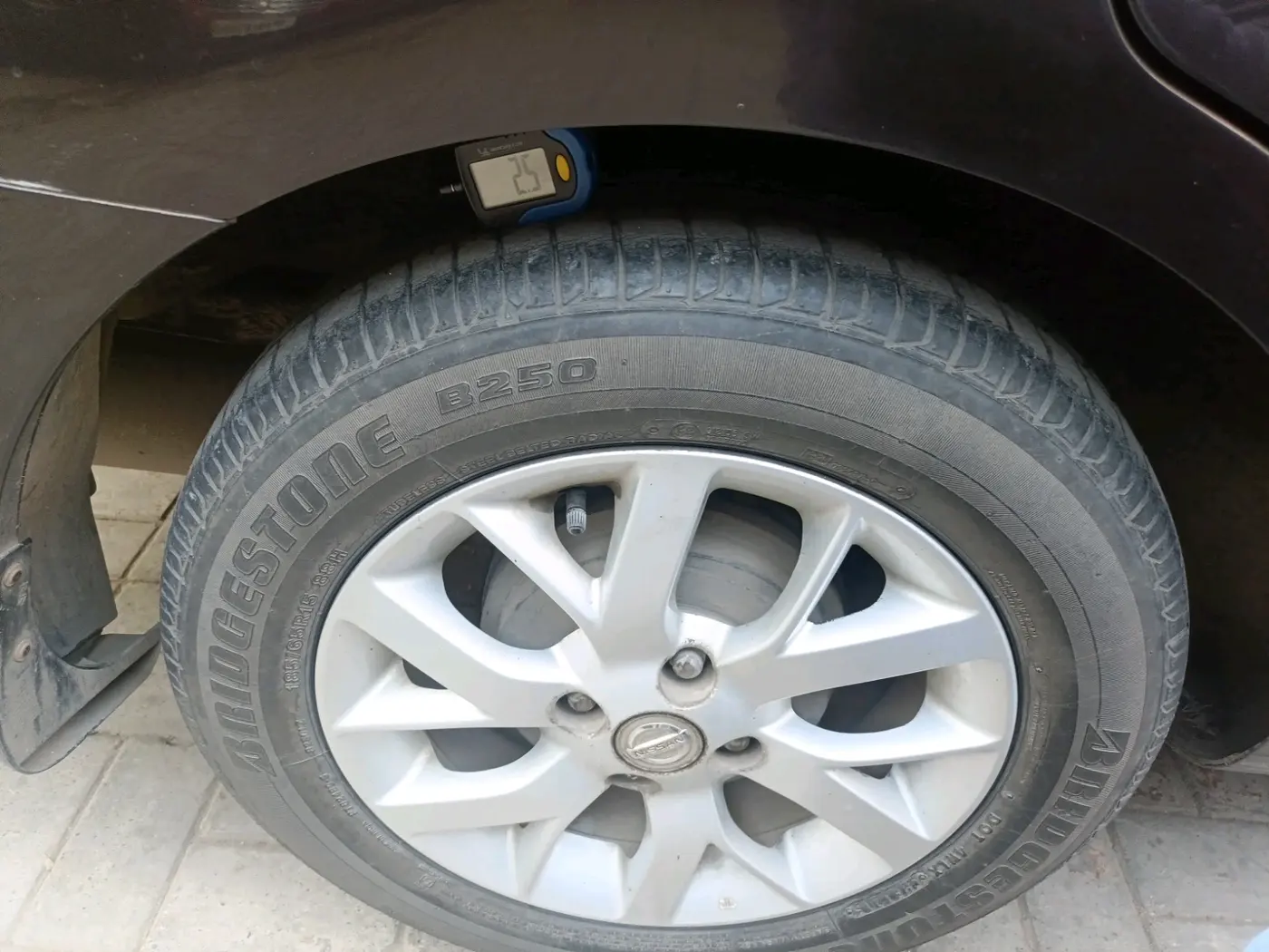 2015 Nissan Sunny XV CVT, Petrol, Automatic, 54,433 km, tyre