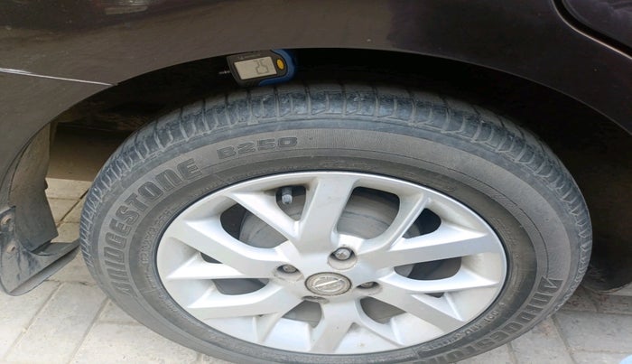 2015 Nissan Sunny XV CVT, Petrol, Automatic, 54,433 km, tyre