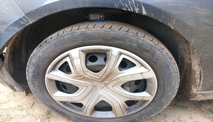 2021 Tata ALTROZ XT PETROL, Petrol, Manual, 61,212 km, tyre