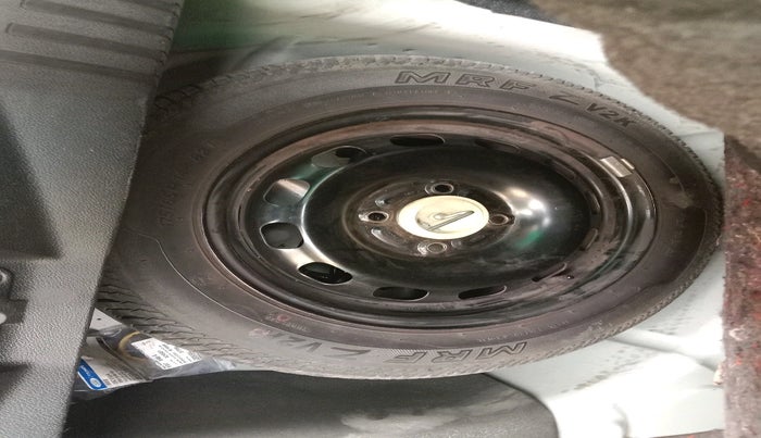 2013 Ford Figo ZXI 1.2 PETROL, Petrol, Manual, 55,745 km, tyre