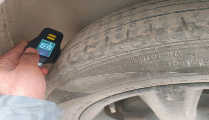 2014 Skoda Rapid AMBITION 1.6 TDI CR MT PLUS, Diesel, Manual, 1,18,243 km, tyre