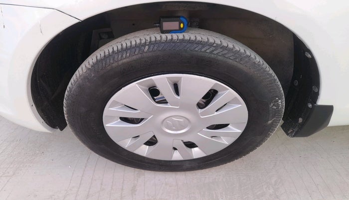 2013 Maruti Swift VXI, Petrol, Manual, 1,10,223 km, tyre