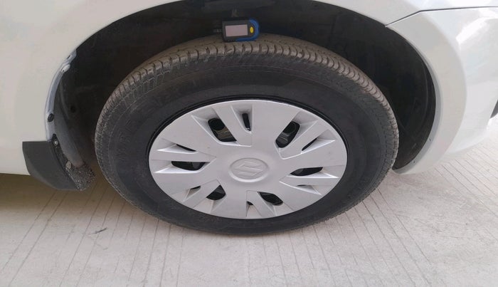 2013 Maruti Swift VXI, Petrol, Manual, 1,10,223 km, tyre
