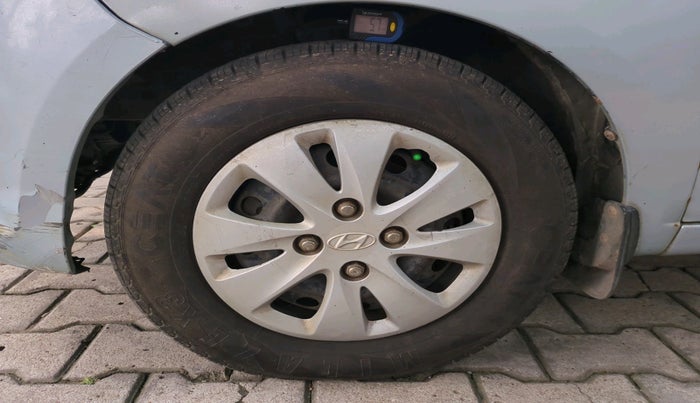 2011 Hyundai i10 SPORTZ 1.1, Petrol, Manual, 79,974 km, tyre