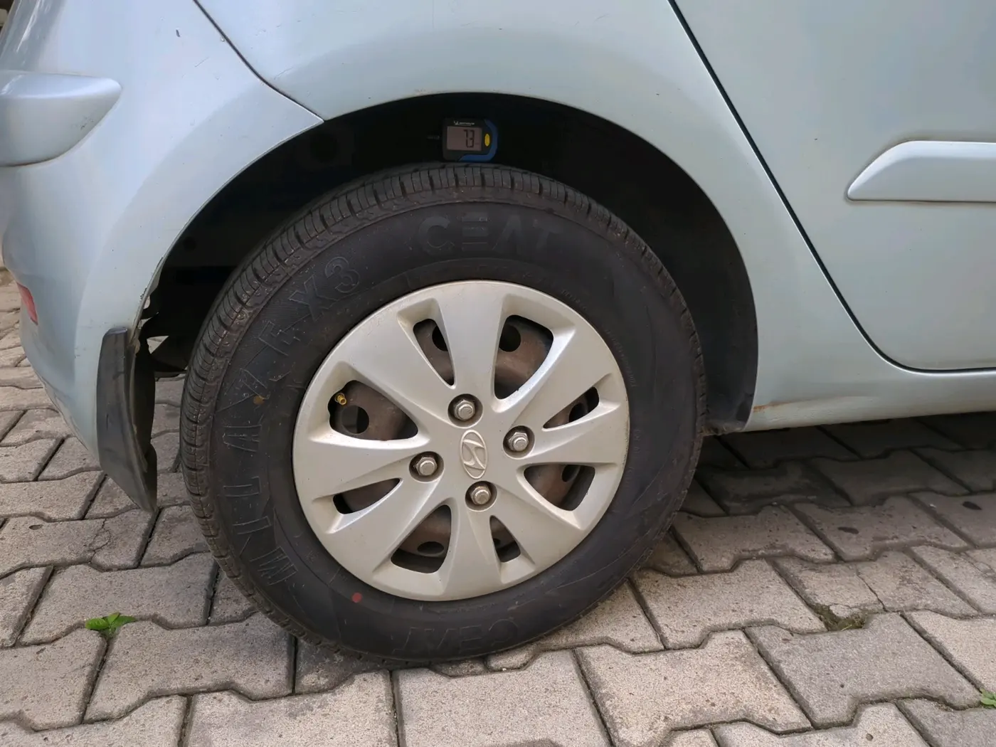 2011 Hyundai i10 SPORTZ 1.1, Petrol, Manual, 79,974 km, tyre