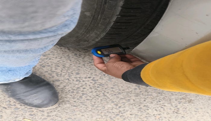 2015 Maruti Ertiga VXI, Petrol, Manual, 32,008 km, tyre