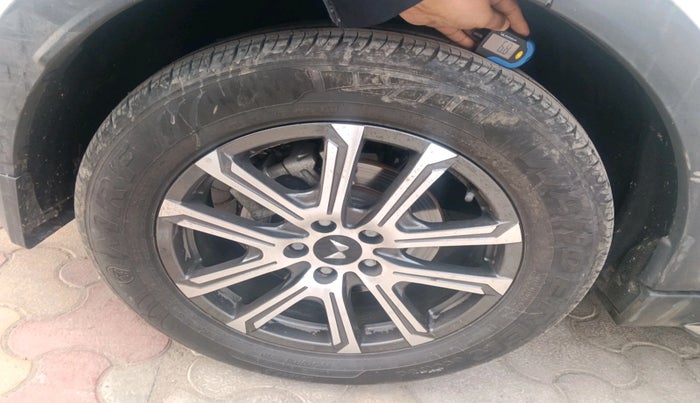 2024 Mahindra XUV700 AX 7 LUXURY P AT 7 STR, Petrol, Automatic, 5,207 km, tyre