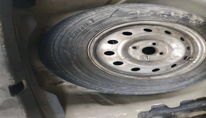 2016 Maruti Swift Dzire LDI, Diesel, Manual, 2,42,868 km, tyre