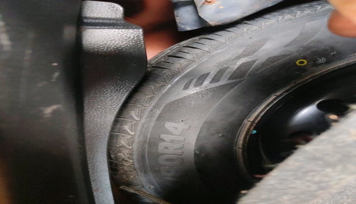 2016 Maruti Swift Dzire VXI, Petrol, Manual, 69,343 km, tyre