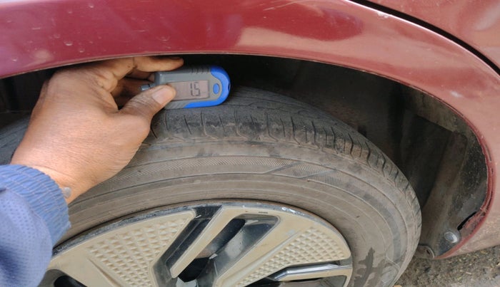 2016 Maruti Swift Dzire VXI, Petrol, Manual, 69,343 km, tyre