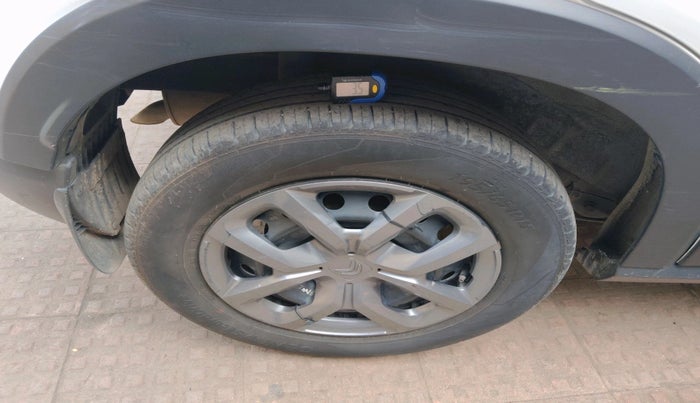 2022 CITROEN C3 FEEL 1.2 DUAL TONE, Petrol, Manual, 32,784 km, tyre