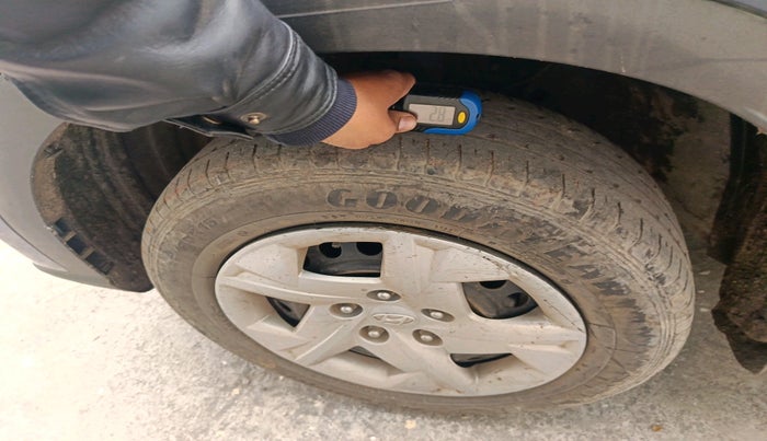 2021 Hyundai VENUE S 1.2, Petrol, Manual, 48,255 km, tyre