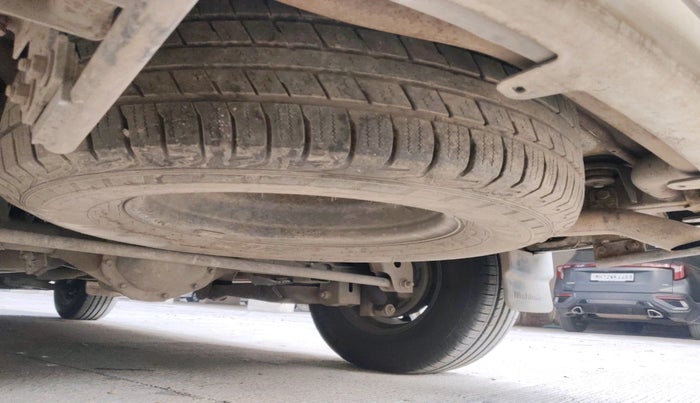 2013 Mahindra Scorpio SLE, Diesel, Manual, 1,45,176 km, tyre