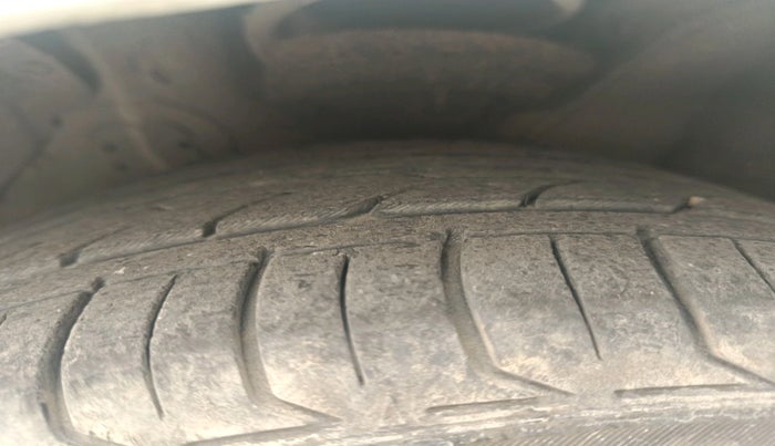 2013 Hyundai Verna FLUIDIC 1.6 CRDI SX AT, Diesel, Automatic, 94,843 km, tyre