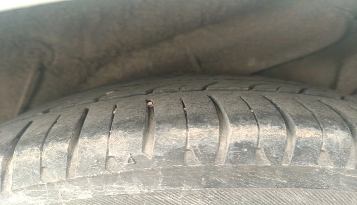 2013 Hyundai Verna FLUIDIC 1.6 CRDI SX AT, Diesel, Automatic, 94,843 km, tyre