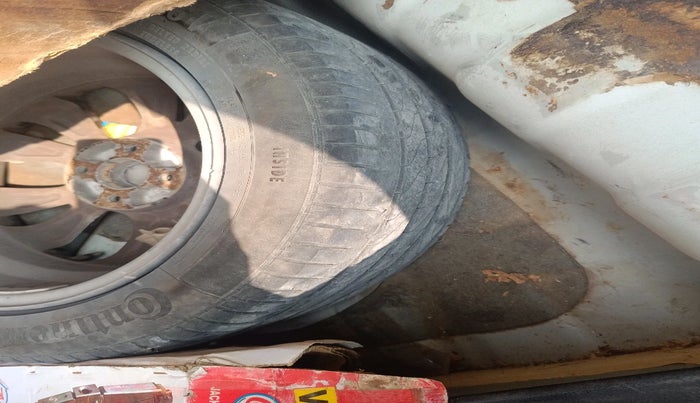 2013 Hyundai Verna FLUIDIC 1.6 CRDI SX AT, Diesel, Automatic, 94,843 km, tyre