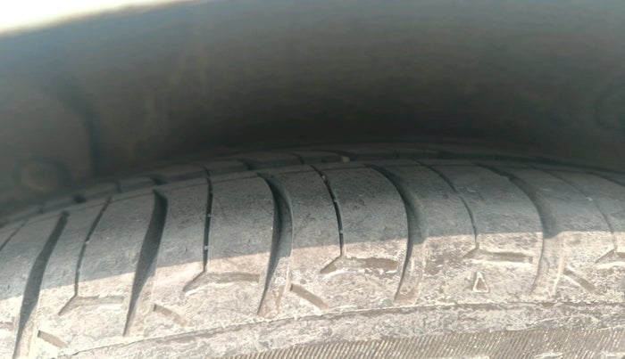 2013 Hyundai Verna FLUIDIC 1.6 CRDI SX AT, Diesel, Automatic, 94,843 km, tyre