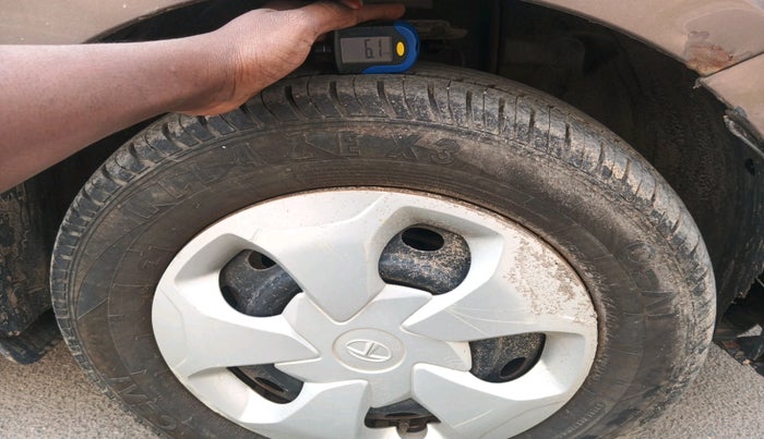 2016 Tata Tiago XT PETROL, Petrol, Manual, 62,481 km, tyre