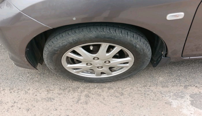 2014 Honda Brio VX AT, Petrol, Automatic, 62,354 km, tyre