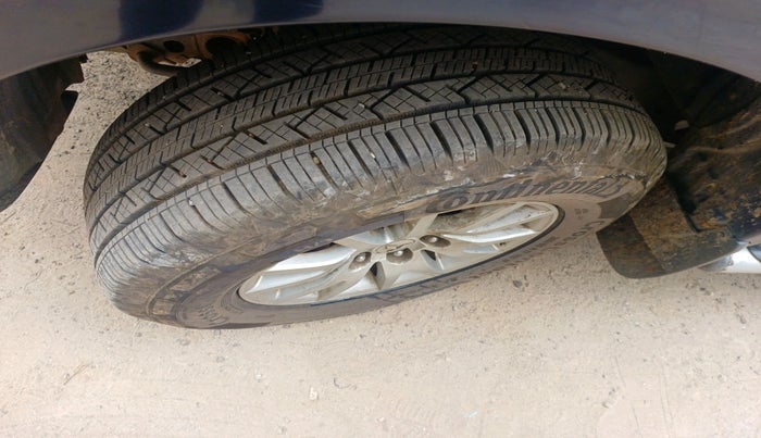 2015 Mitsubishi Pajero Sport 2.5 AT 4X2, Diesel, Automatic, 1,55,300 km, tyre