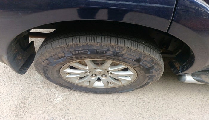 2015 Mitsubishi Pajero Sport 2.5 AT 4X2, Diesel, Automatic, 1,55,300 km, tyre