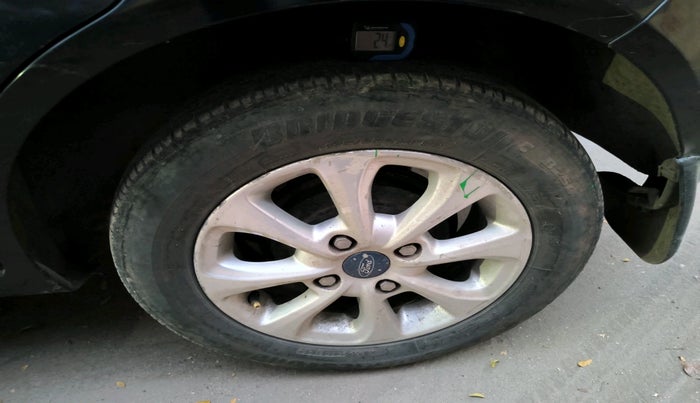 2012 Ford Figo ZXI 1.4 DIESEL, Diesel, Manual, 1,18,472 km, tyre