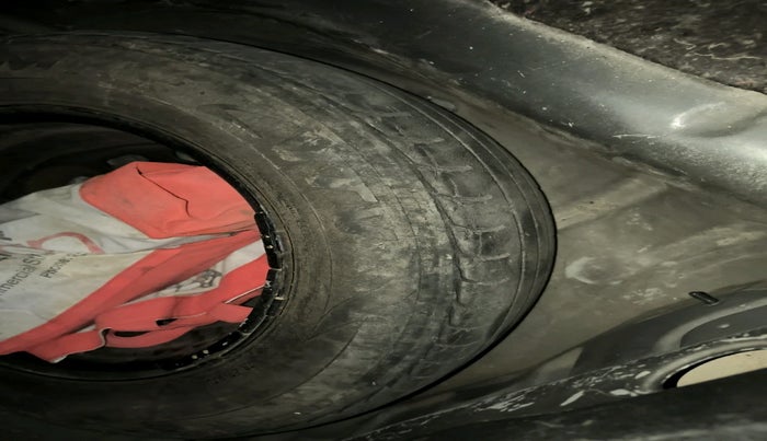 2012 Ford Figo ZXI 1.4 DIESEL, Diesel, Manual, 1,18,472 km, tyre