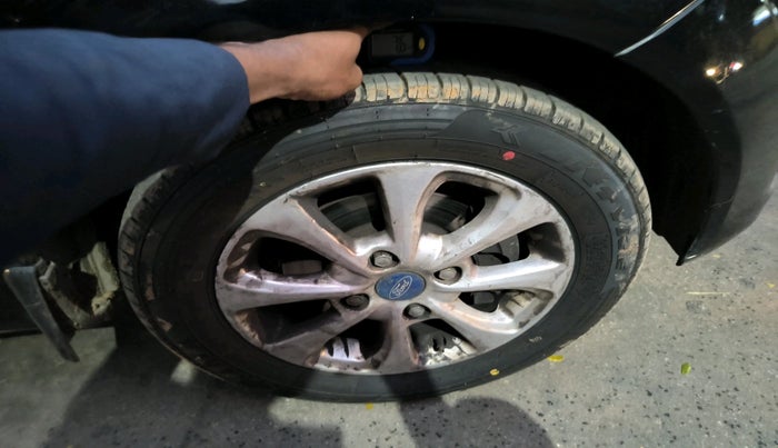 2012 Ford Figo ZXI 1.4 DIESEL, Diesel, Manual, 1,18,472 km, tyre