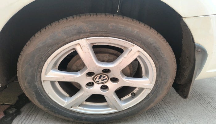 2012 Volkswagen Vento HIGHLINE DIESEL 1.6, Diesel, Manual, 1,14,830 km, tyre