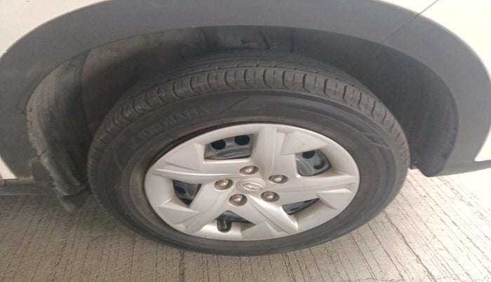 2019 Hyundai VENUE S 1.2, Petrol, Manual, 51,547 km, tyre