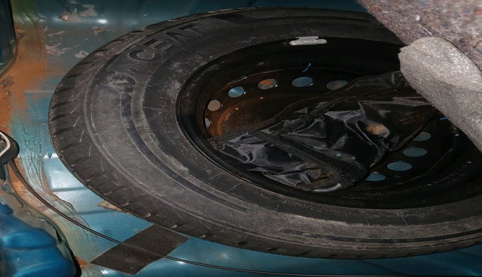 2021 Renault Kwid CLIMBER 1.0 (O), Petrol, Manual, 29,689 km, tyre