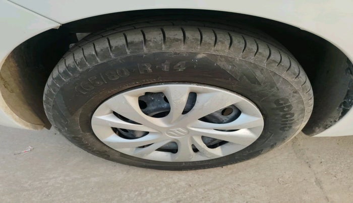 2020 Maruti Swift VXI, Petrol, Manual, 53,947 km, tyre