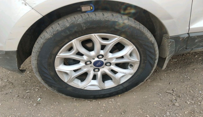 2017 Ford Ecosport TITANIUM 1.5L DIESEL, Diesel, Manual, 1,73,961 km, tyre