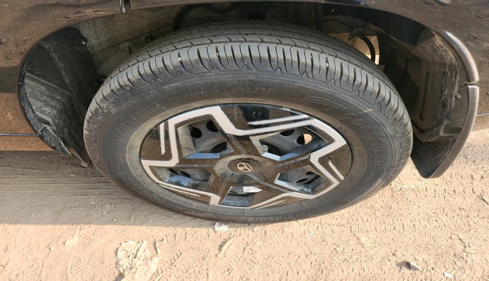 2025 Tata Curvv Pure Plus 1.2 Petrol 6MT, Petrol, Manual, 224 km, tyre