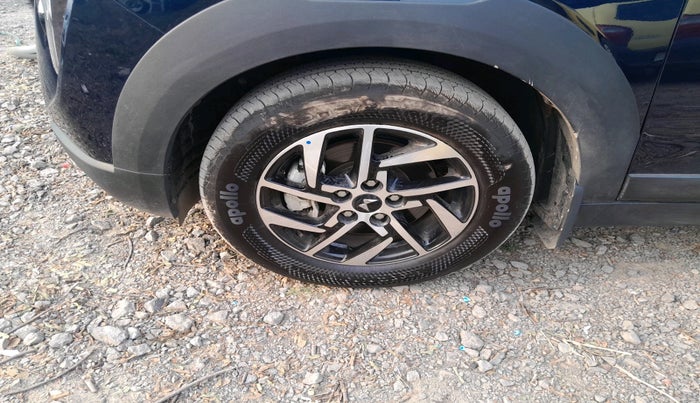 2025 Mahindra XUV 3XO AX5 1.5 Turbo Diesel, Diesel, Manual, 2,644 km, tyre