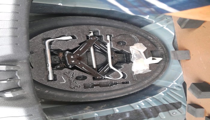 2025 Mahindra XUV 3XO AX5 1.5 Turbo Diesel, Diesel, Manual, 2,644 km, tyre