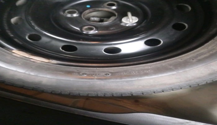 2012 Maruti Swift Dzire VXI, Petrol, Manual, 71,235 km, tyre