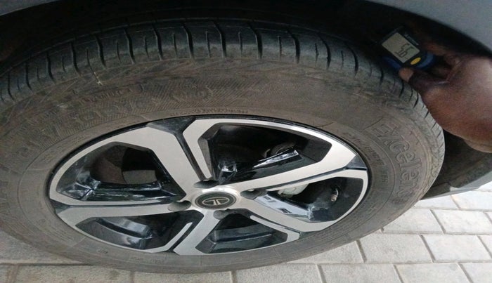 2022 Tata NEXON XZA PLUS SUNROOF PETROL, Petrol, Automatic, 20,274 km, tyre