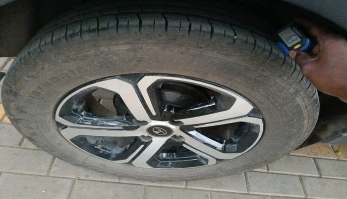 2022 Tata NEXON XZA PLUS SUNROOF PETROL, Petrol, Automatic, 20,274 km, tyre