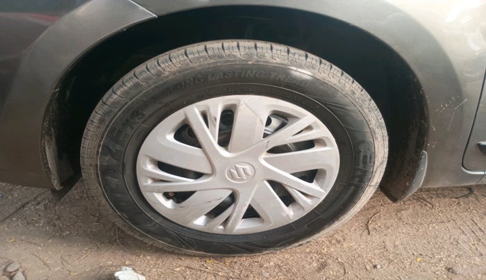 2019 Maruti Dzire VDI, Diesel, Manual, 1,30,281 km, tyre