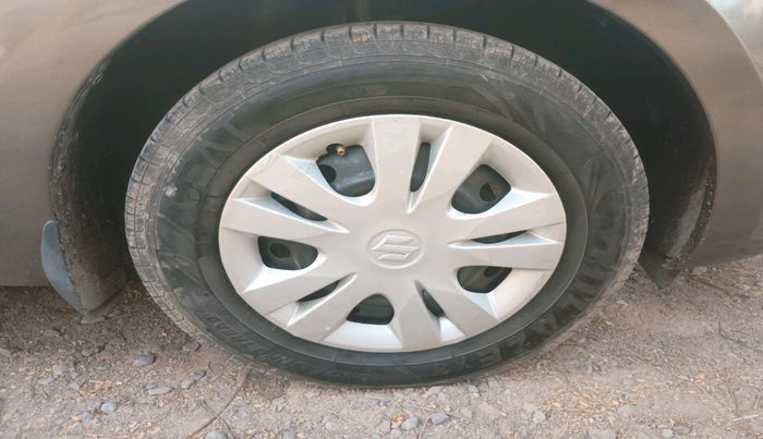 2019 Maruti Dzire VDI, Diesel, Manual, 1,30,281 km, tyre