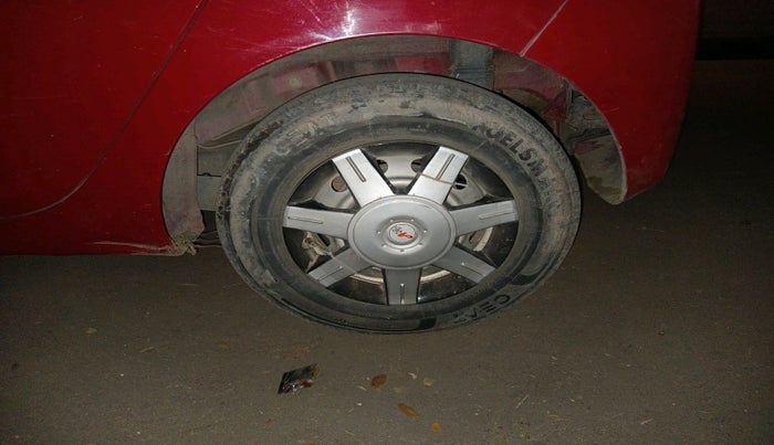 2015 Hyundai Eon ERA +, Petrol, Manual, 56,686 km, tyre