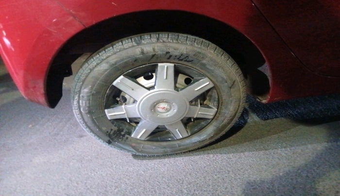 2015 Hyundai Eon ERA +, Petrol, Manual, 56,686 km, tyre