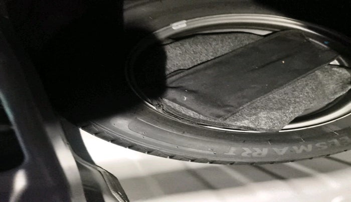 2021 Hyundai NEW SANTRO MAGNA, Petrol, Manual, 28,690 km, tyre